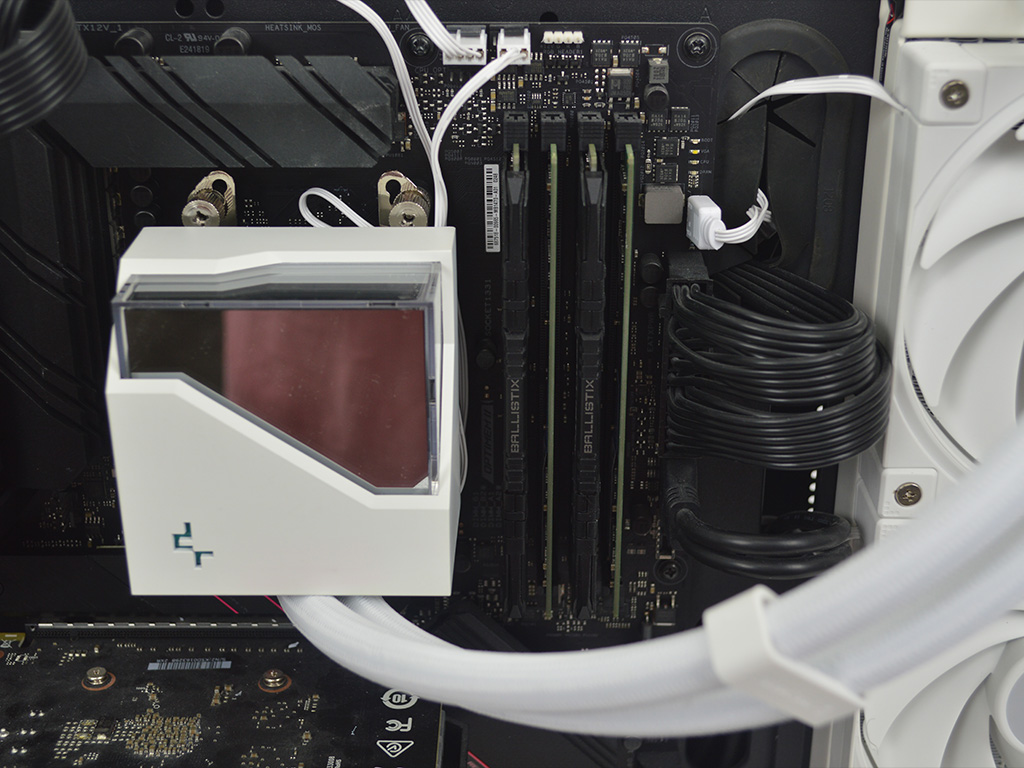 Система жидкостного охлаждения DeepCool LT720 White